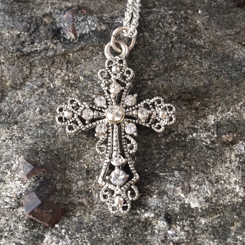 Lovely Little Cross - Picture 2 of 8